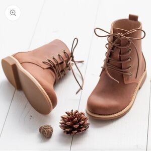 Girls, Boys Classic Leather Lace Boots